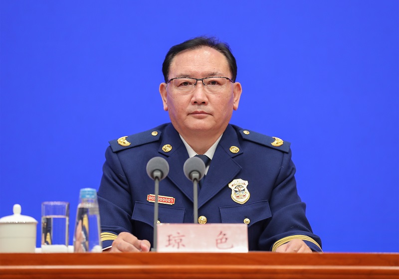 曰逼视频奸免费视频应急部党组成员、消防救援局局长琼色出席新闻发布会